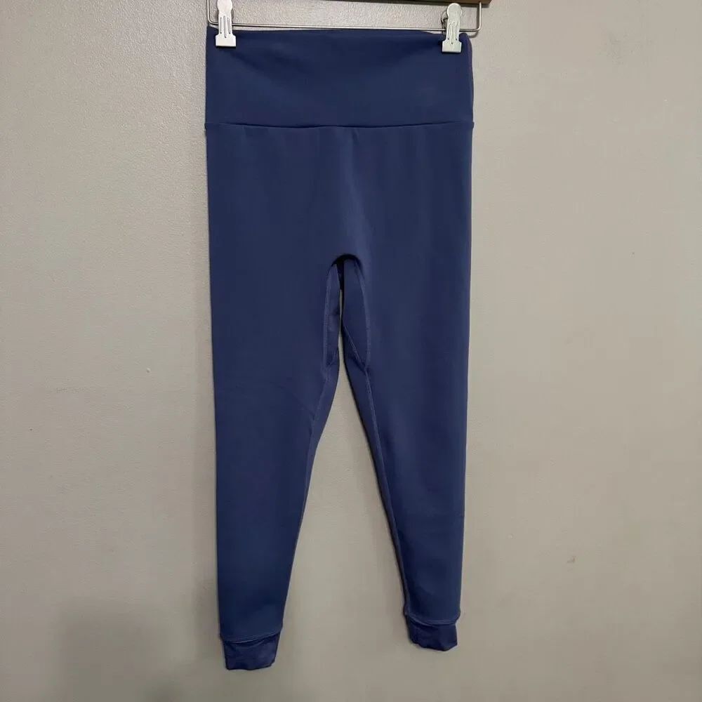 Echt women’s periwinkle 7/8 leggings size medium